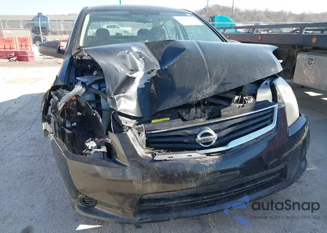 2010 Nissan Sentra 2.0S z USA, uszkodzony, nr VIN 3N1AB6AP4AL641494